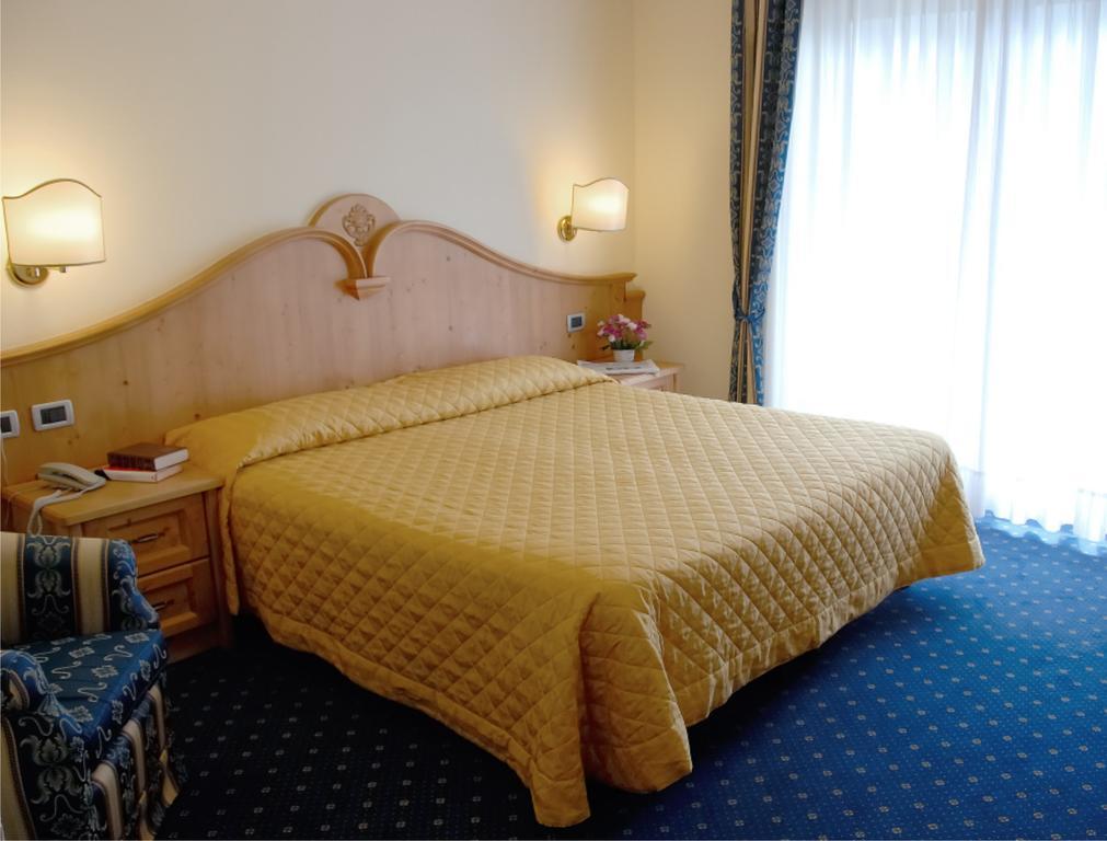 Ariston Lake View Hotel Molveno Exterior photo